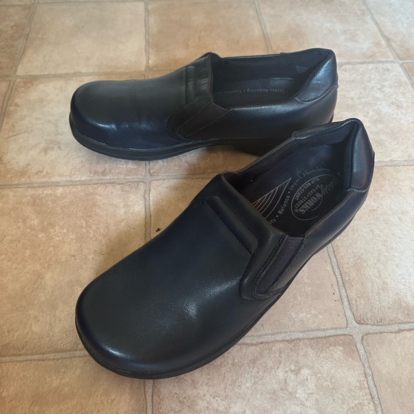 Navy Women’s Easy Street - Easy Works “Bind” Slip Resistant Clog Shoes Size 9M - Picture 3 of 4